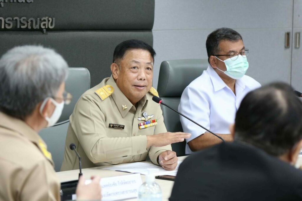 ปลัด สธ. สั่งทุกจังหวัดตรวจโควิด-19 เชิงรุกชุมชนแรงงานเมียนมา ใช้ ‘สมุทรสาครโมเดล’ ปิดพื้นที่เสี่ยง