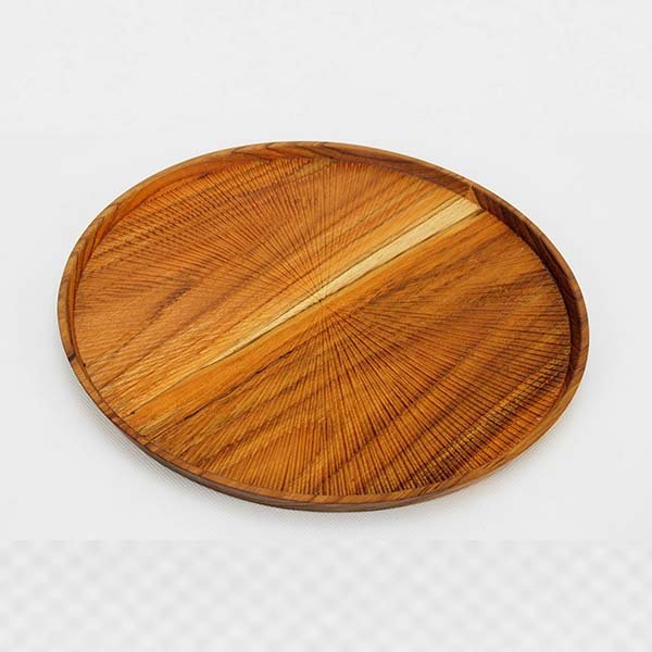 Round plate carved designs 22 cm.