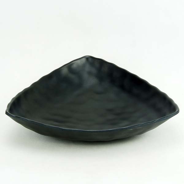 Black Triangle Bowl 30.4x30.2x7.1 cm.