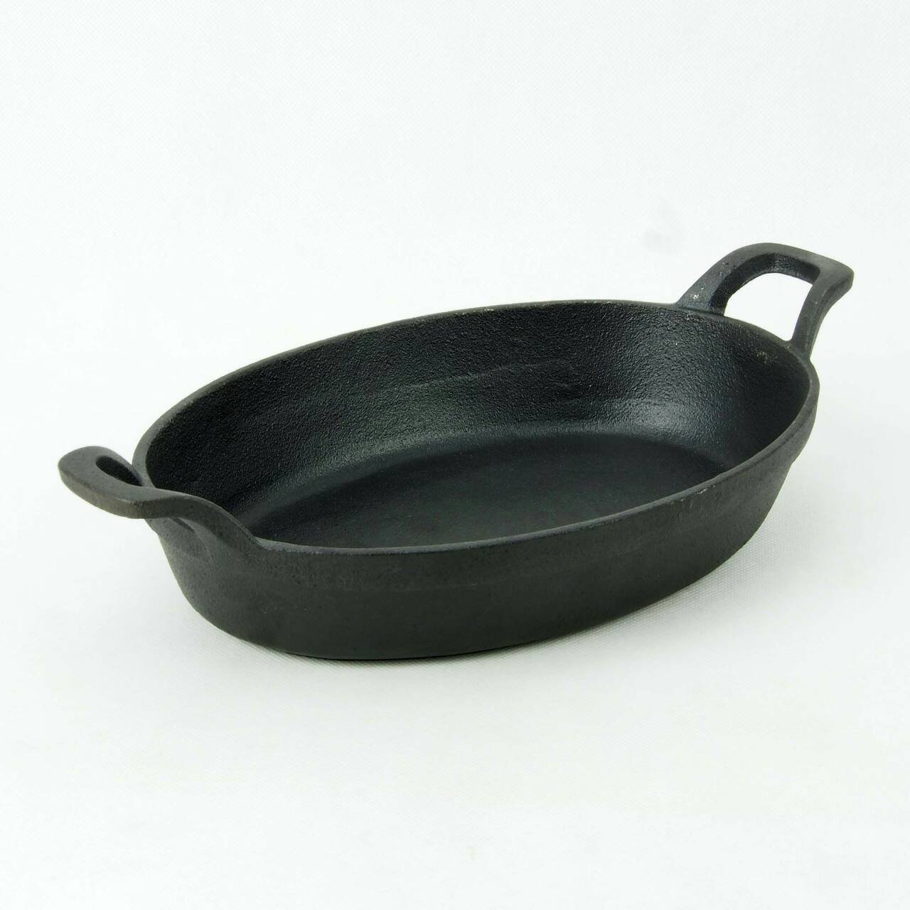 Cast iron pan 24 cm.