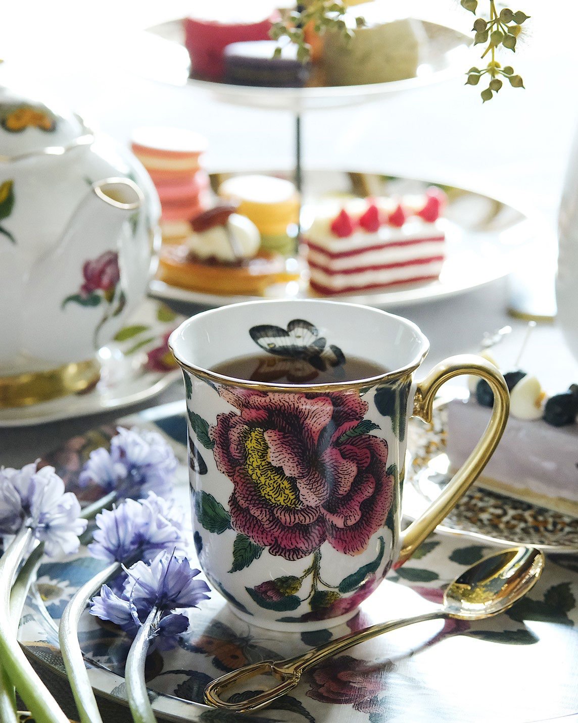 Creatures of Curiostiy White Floral Mug