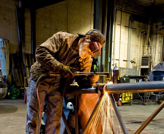 การซ่อมแซมและปรับปรุง