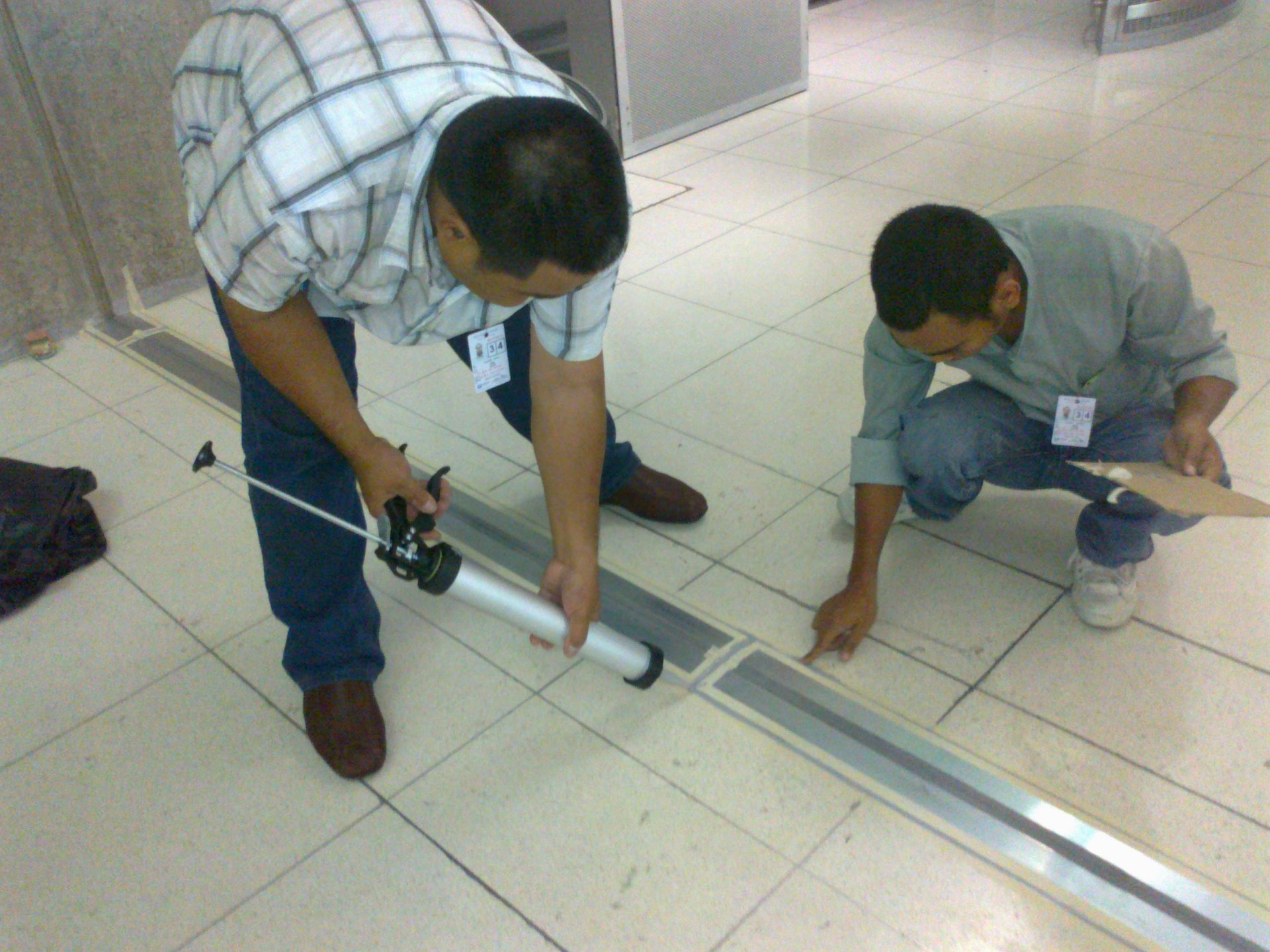 รูปติดตั้ง Floor Expansion Joint ชนิด Metal + Flexible insert @ Suvarnabhumi Airport