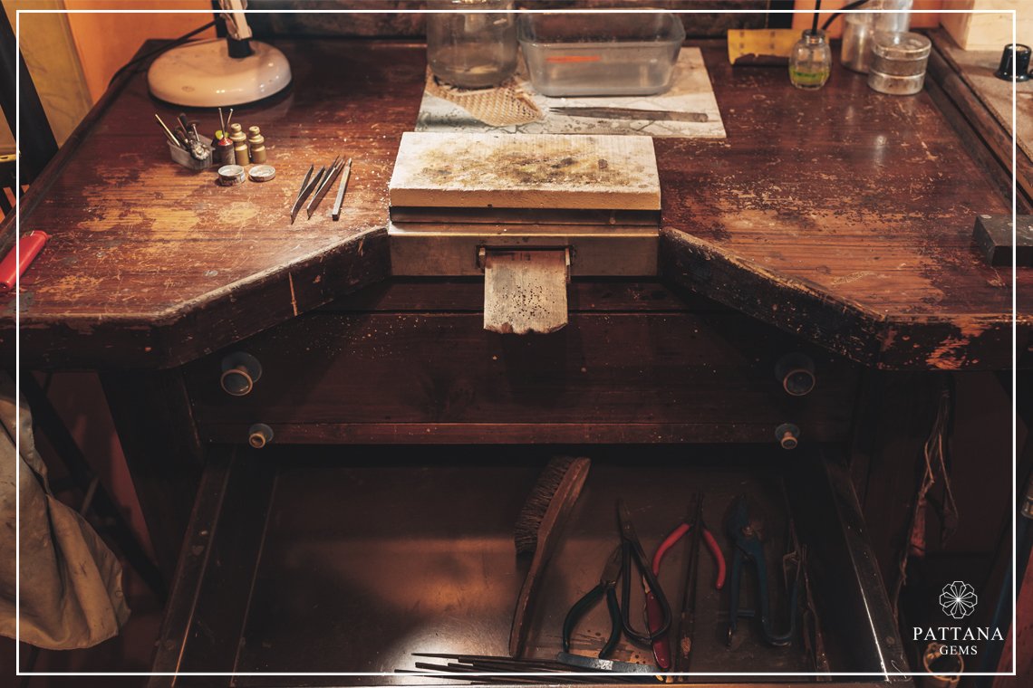 จุดเริ่มต้นของ ร้านเพชร Pattana Gems จุดเริ่มต้นของ ร้านเพชร Pattana Gems