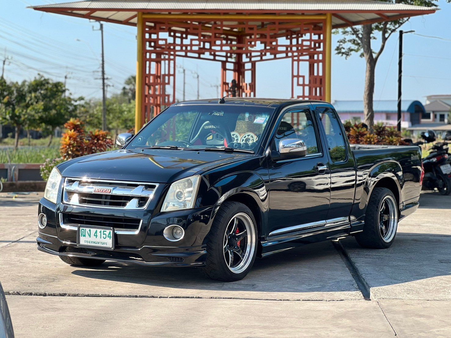 ISUZU DMAX Cab SLX X-Series Super Titanium 2.5 MT YEAR 2011