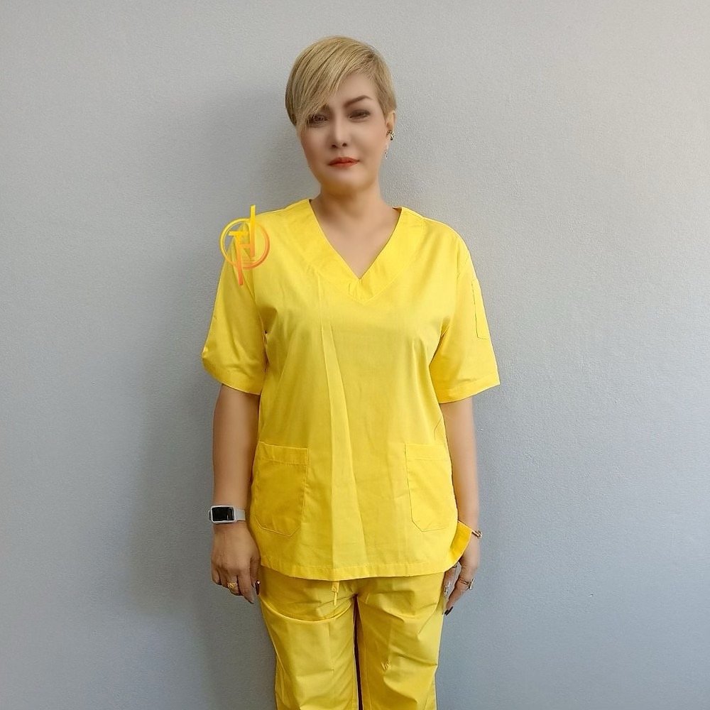 ชุดสครับ สีเหลือง คอวีเกย ผ้าโทเร 210 เส้น