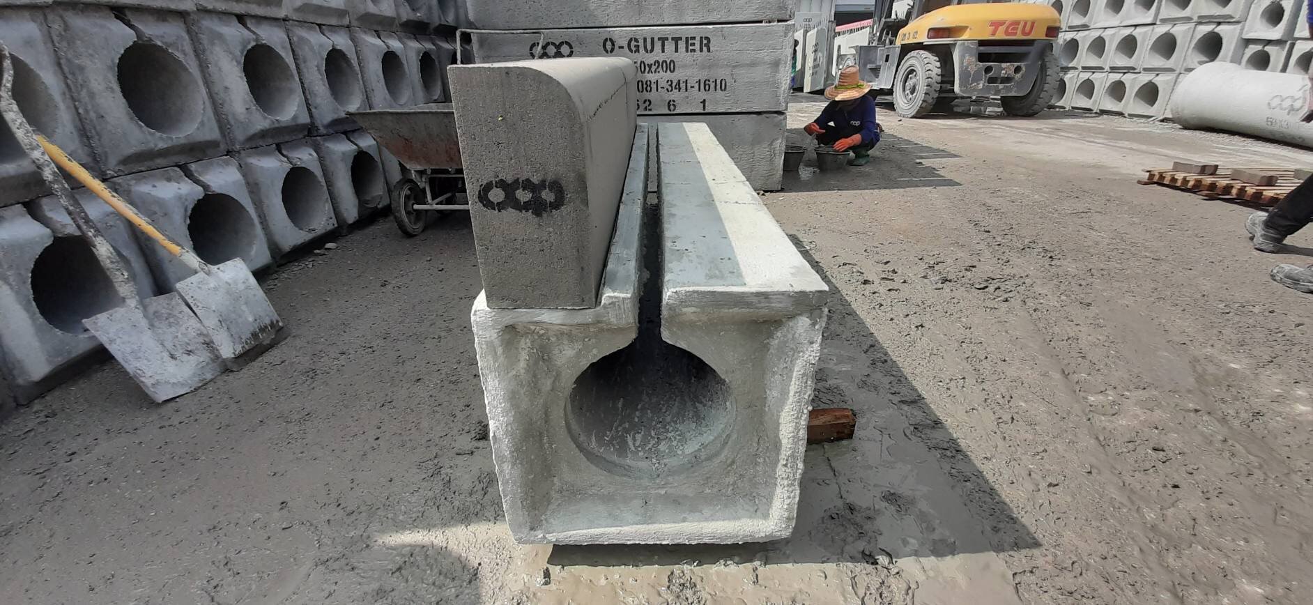O gutter Curve stone O 型混凝土排水管用弧形路缘石