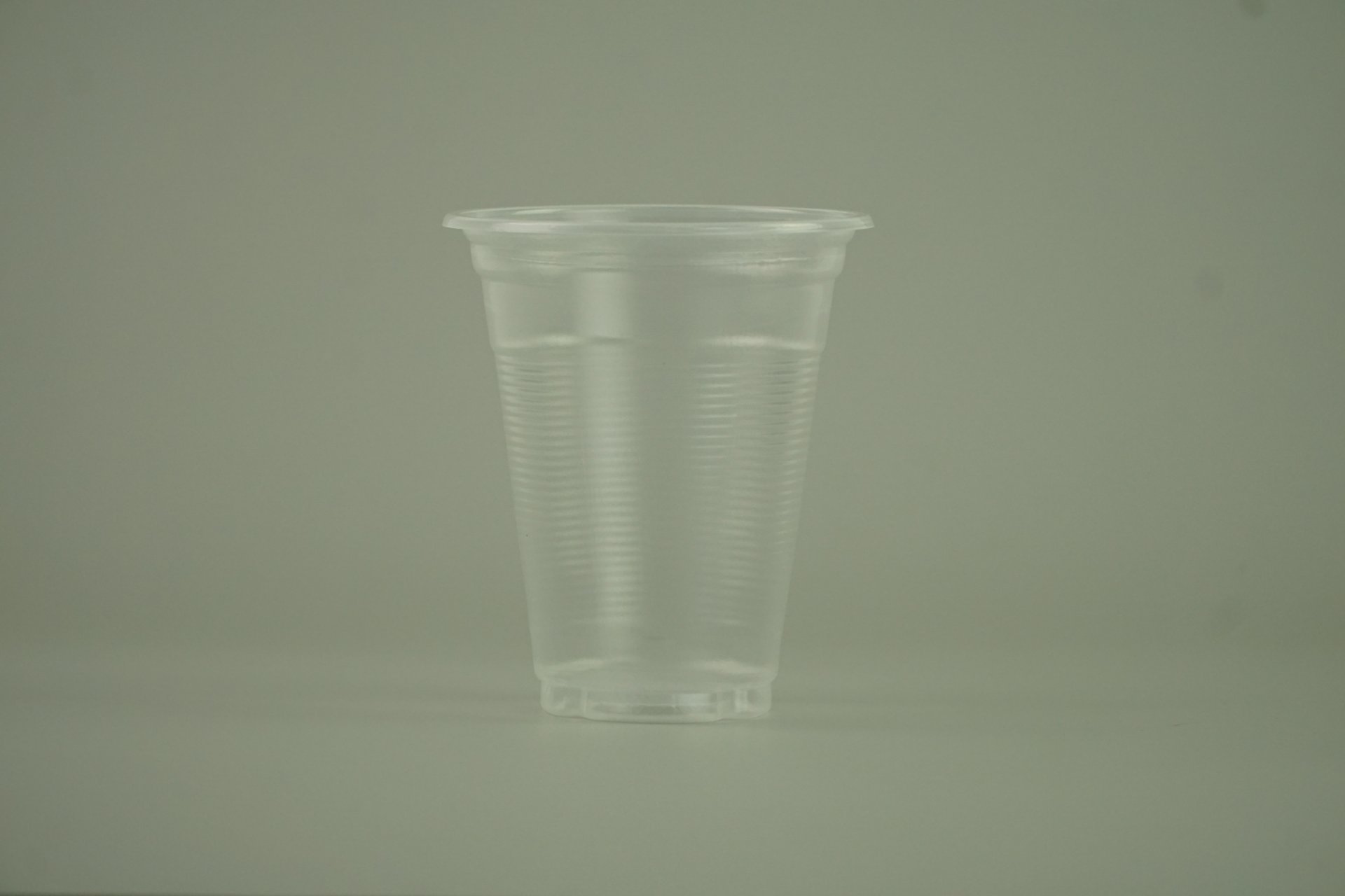 แก้วน้ำ 10 ออนซ์ แก้วพลาสติก PP ลอนใส รุ่นประหยัด  ขนาด 8.5x10x4.5 cm.