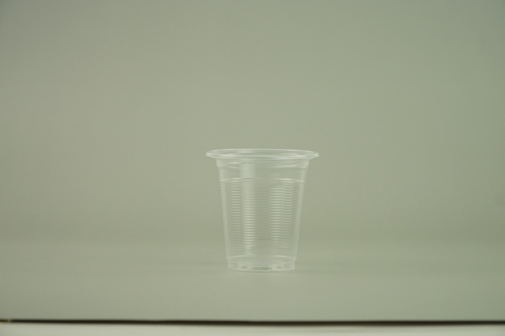 แก้วน้ำ 9 ออนซ์ แก้วพลาสติก PP ลอนใส รุ่นประหยัด ขนาด 8.5x9x5 cm.