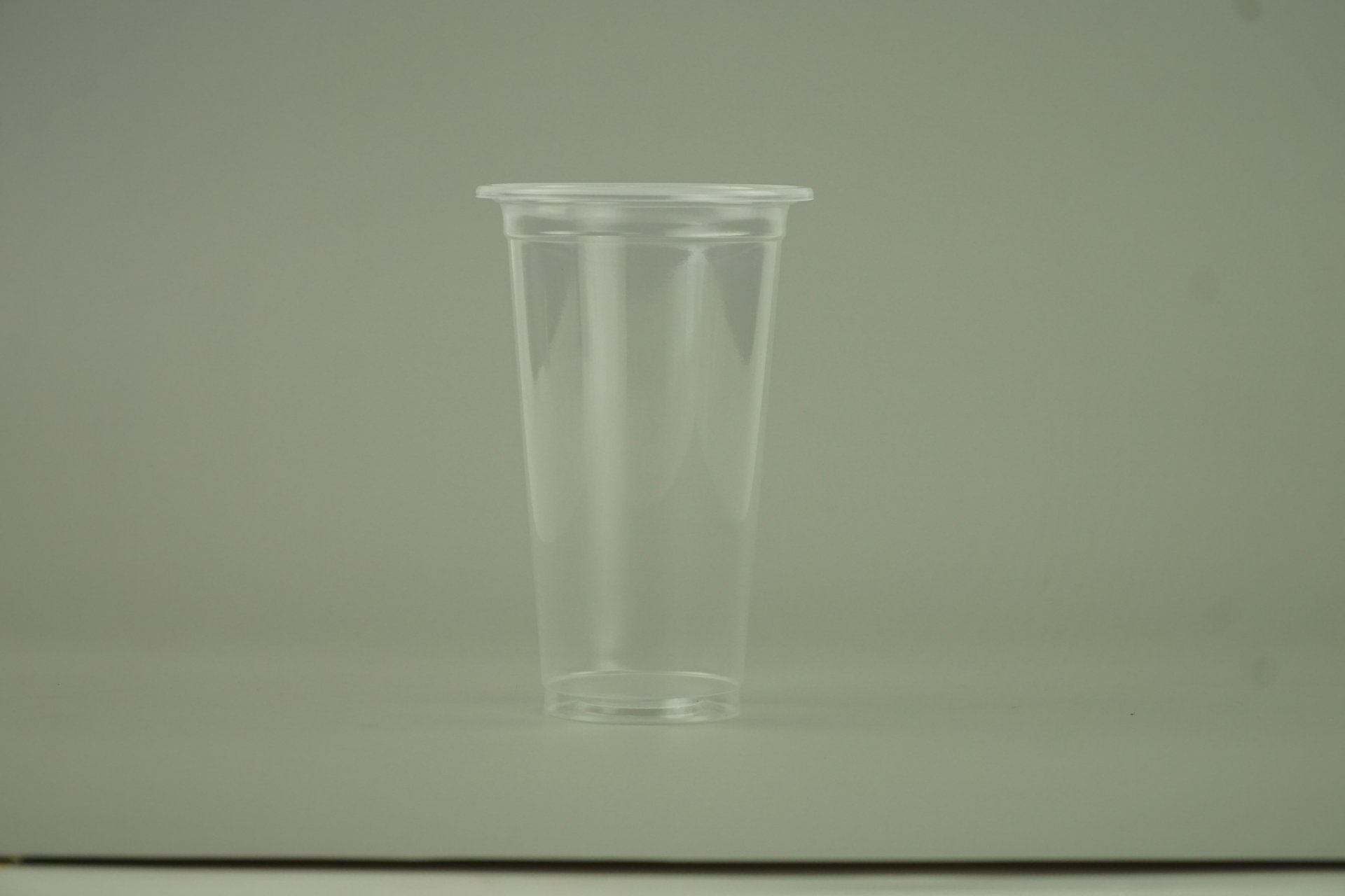 แก้วน้ำ 20 ออนซ์ แก้วพลาสติก PP เรียบใส รุ่นพิเศษ ปาก95mm.ขนาด 9.5x15 x6 cm.
