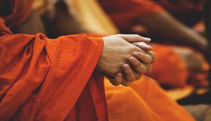 สงฆ์เสื่อม = พระรัตนตรัยเสื่อม?....