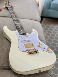 Soloking MS-1 Classic Flat Top in Vintage White with One Piece Rosewood Neck