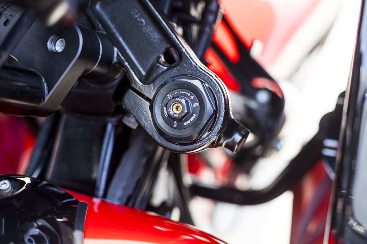Öhlins NIX22 / NIX30 High-Performance Fork Cartridge Kit for Harley ...