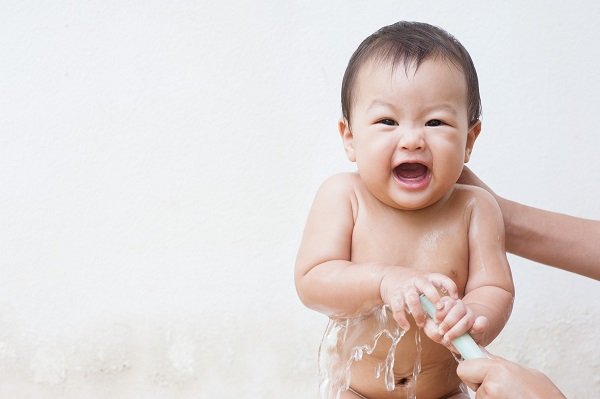 คุณแม่แบ่งปัน วิธีรักษาภูมิแพ้ผิวหนังให้ลูกน้อยกลับมาใสกริ๊บ คุณแม่แบ่งปัน วิธีรักษาภูมิแพ้ผิวหนังให้ลูกน้อยกลับมาใสกริ๊บ