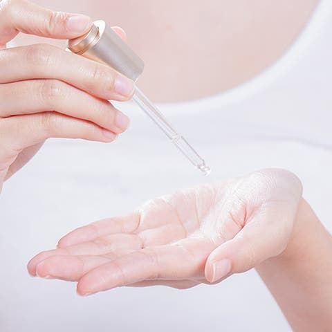 คุณหมอคะ มีทั้งยาทา ทั้งครีมบำรุง ทั้งเซรั่ม ทั้งเอสเซ็น ทาอะไรยังไงก่อนหลังดีค่ะ ? คุณหมอคะ มีทั้งยาทา ทั้งครีมบำรุง ทั้งเซรั่ม ทั้งเอสเซ็น ทาอะไรยังไงก่อนหลังดีค่ะ ?