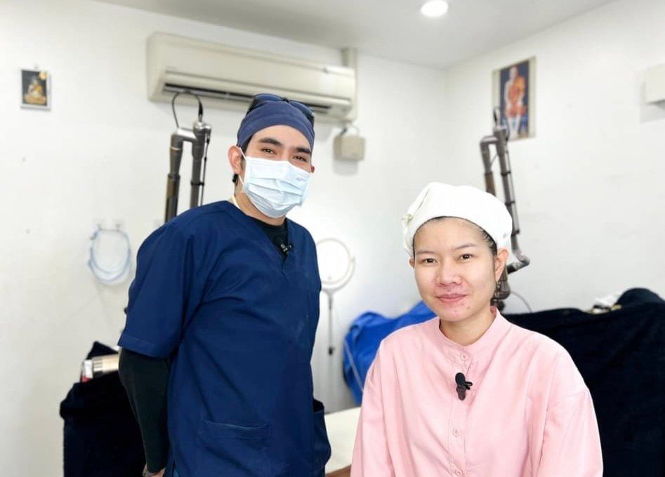 เทคนิควิเคราะห์ปัญหา & รักษาหลุมสิว รูขุมขนกว้าง แผลเป็นจากสิวแบบนูน Papular acne scar สิวฮอร์โมน: ด้วย Picosecond Laser + Deep Focused Ablative Laser + Agnes + TCA Paint Technique เทคนิควิเคราะห์ปัญหา & รักษาหลุมสิว รูขุมขนกว้าง แผลเป็นจากสิวแบบนูน Papular acne scar สิวฮอร์โมน: ด้วย Picosecond Laser + Deep Focused Ablative Laser + Agnes + TCA Paint Technique