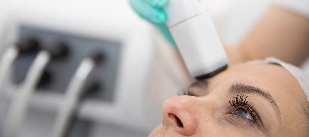 หนังตาหย่อนคล้อยเกิดจากอะไร & เทคนิคดูแลหนังตาหย่อนคล้อยโดยไม่ต้องผ่าตัด หนังตาหย่อนคล้อยเกิดจากอะไร & เทคนิคดูแลหนังตาหย่อนคล้อยโดยไม่ต้องผ่าตัด