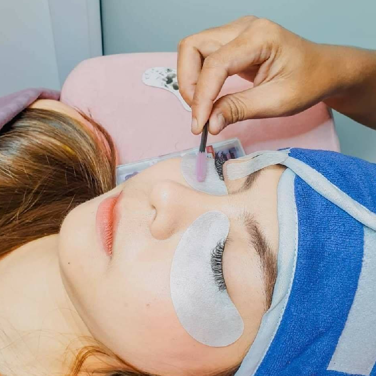 Beautyparadisebkk เราให้บริการด้านความงาม ทำเล็บ ต่อขนตา ฝังสีคิ้ว ฝังสีปาก แก้ไขความบกพร่องด้วยการสักเพื่อความงาม โดยผู้เชี่ยวชาญประสบการณ์กว่า 10 ปี