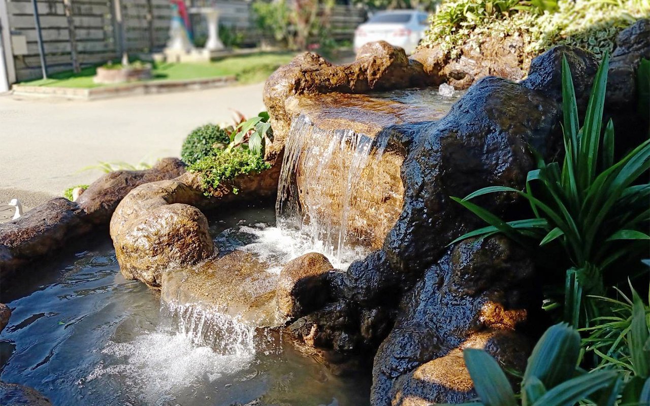 สวนหน้าบ้าน น้ำตกหินเทียม รับจัดสวน เชียงใหม่ พัทยา ชลบุรี landscape design