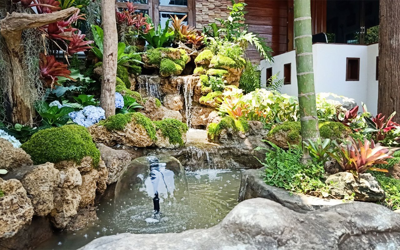 รับออกแบบ จัดสวน น้ำตก หินฟองน้ำ landscape design