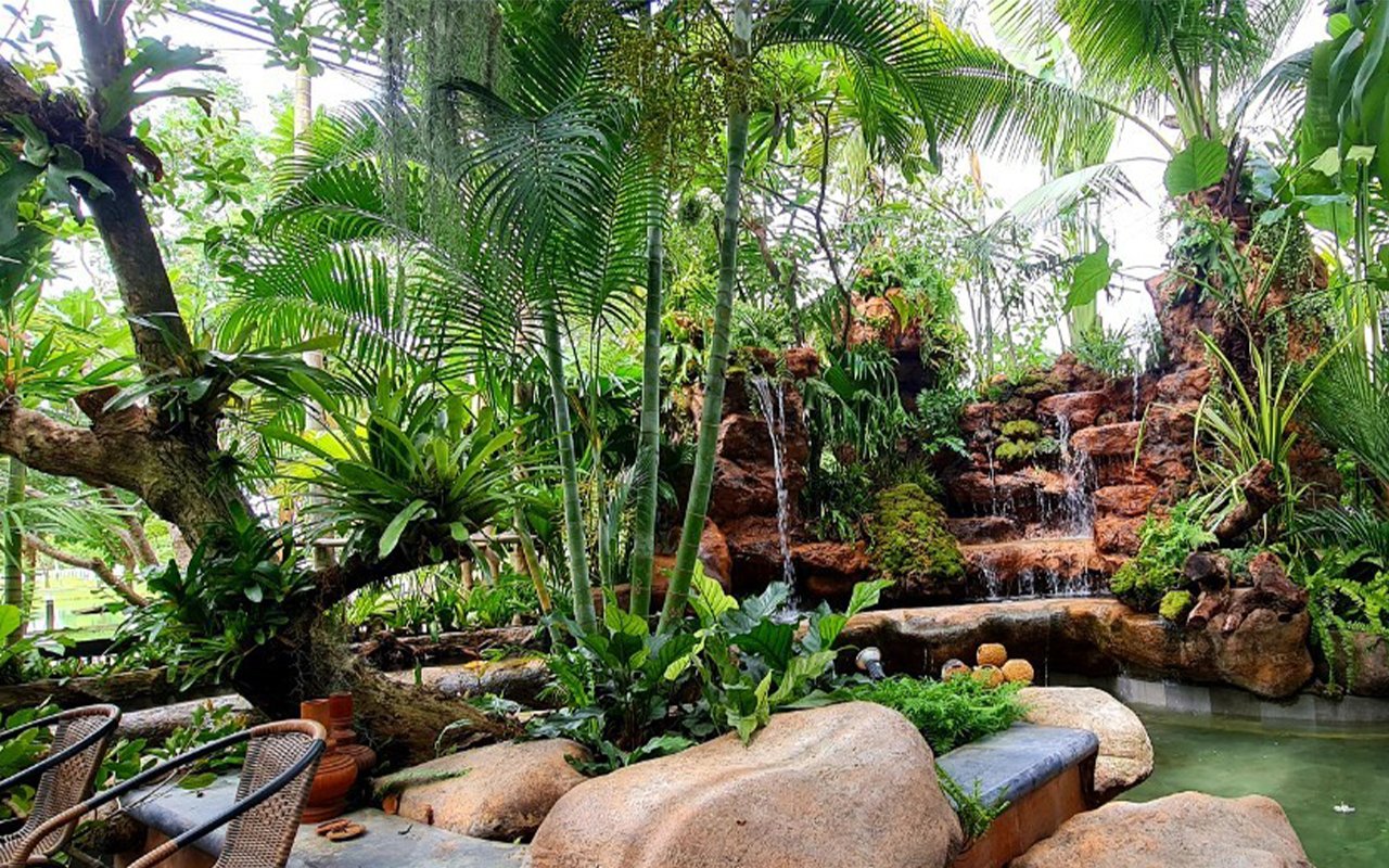 น้ำตกในสวน น้ำตกหินเทียม รับจัดสวน เชียงใหม่ พัทยา ชลบุรี landscape design
