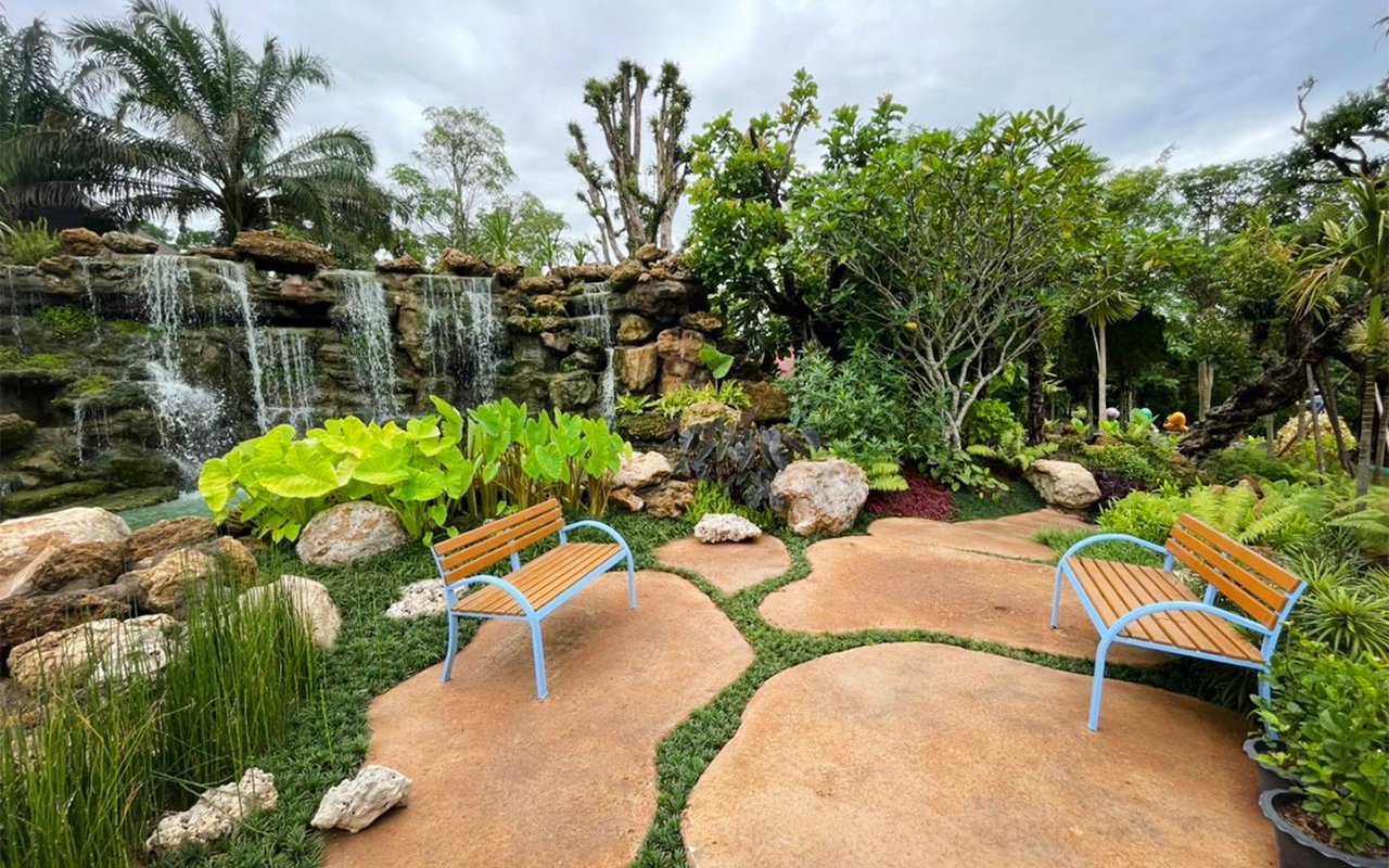รับจัดสวน เชียงใหม่ พัทยา ชลบุรี น้ำตกหินเทียม หินฟองน้ำ landscape design