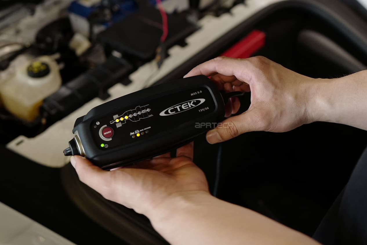 SET CTEK MXS 5.0 Ferrari VIP BOX SET (CTEK MXS 5.0 Ferrari Adapter ...