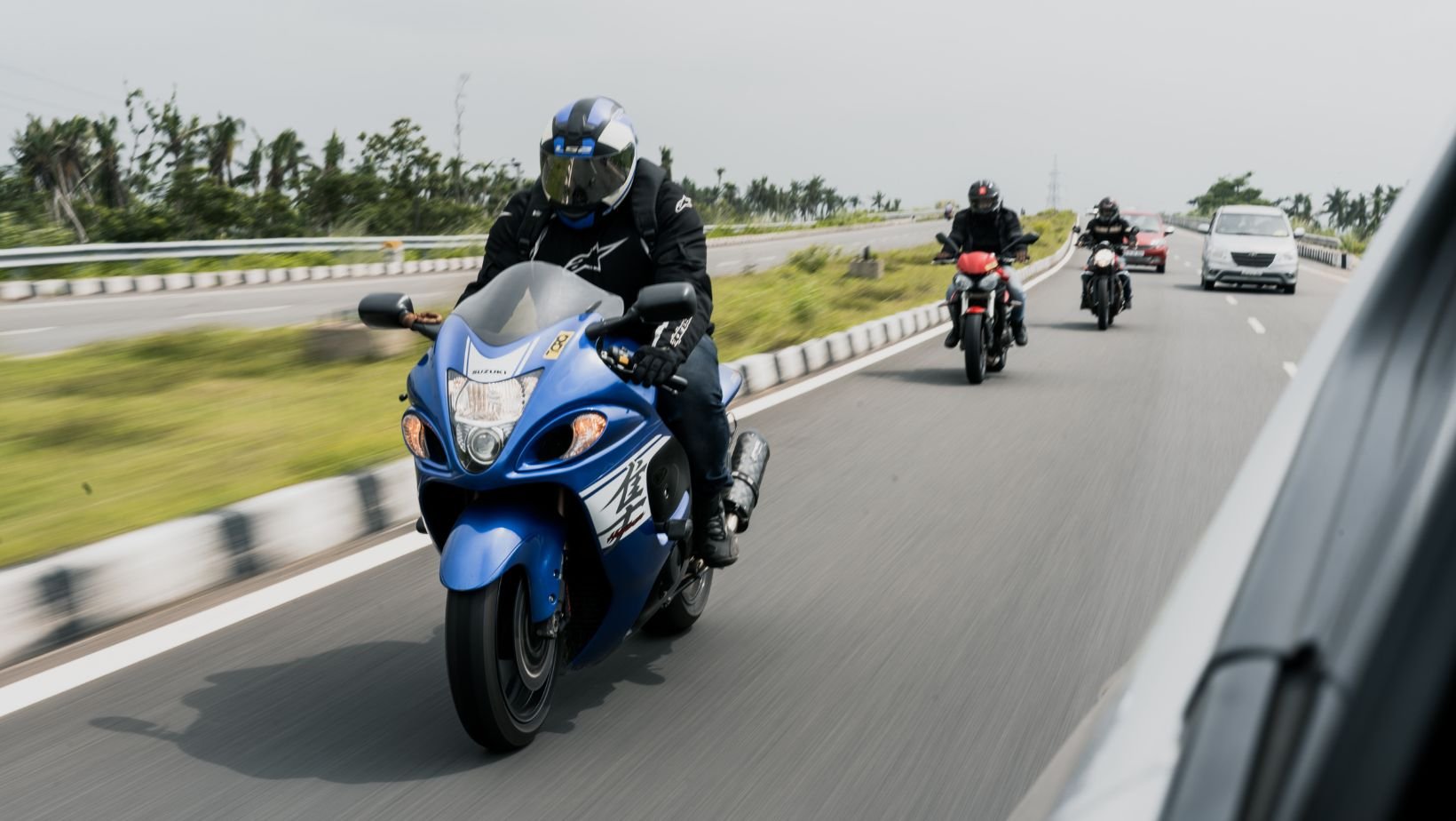 ขับรถมุมอับสายตา ขับรถมุมอับสายตา