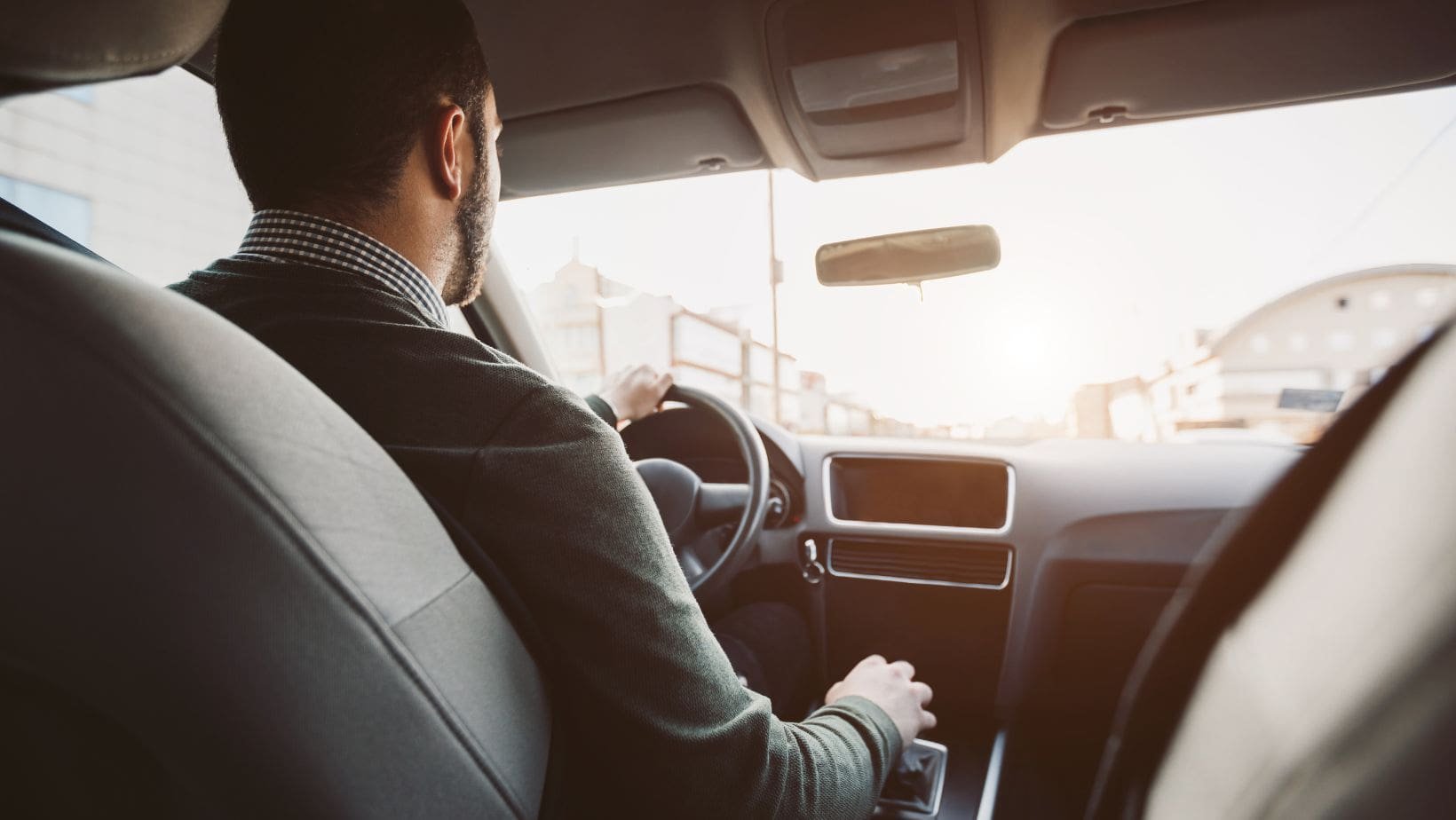 ผู้ใช้รถไม่ควรเร่งเครื่อง เพื่อ ประหยัดน้ำมัน