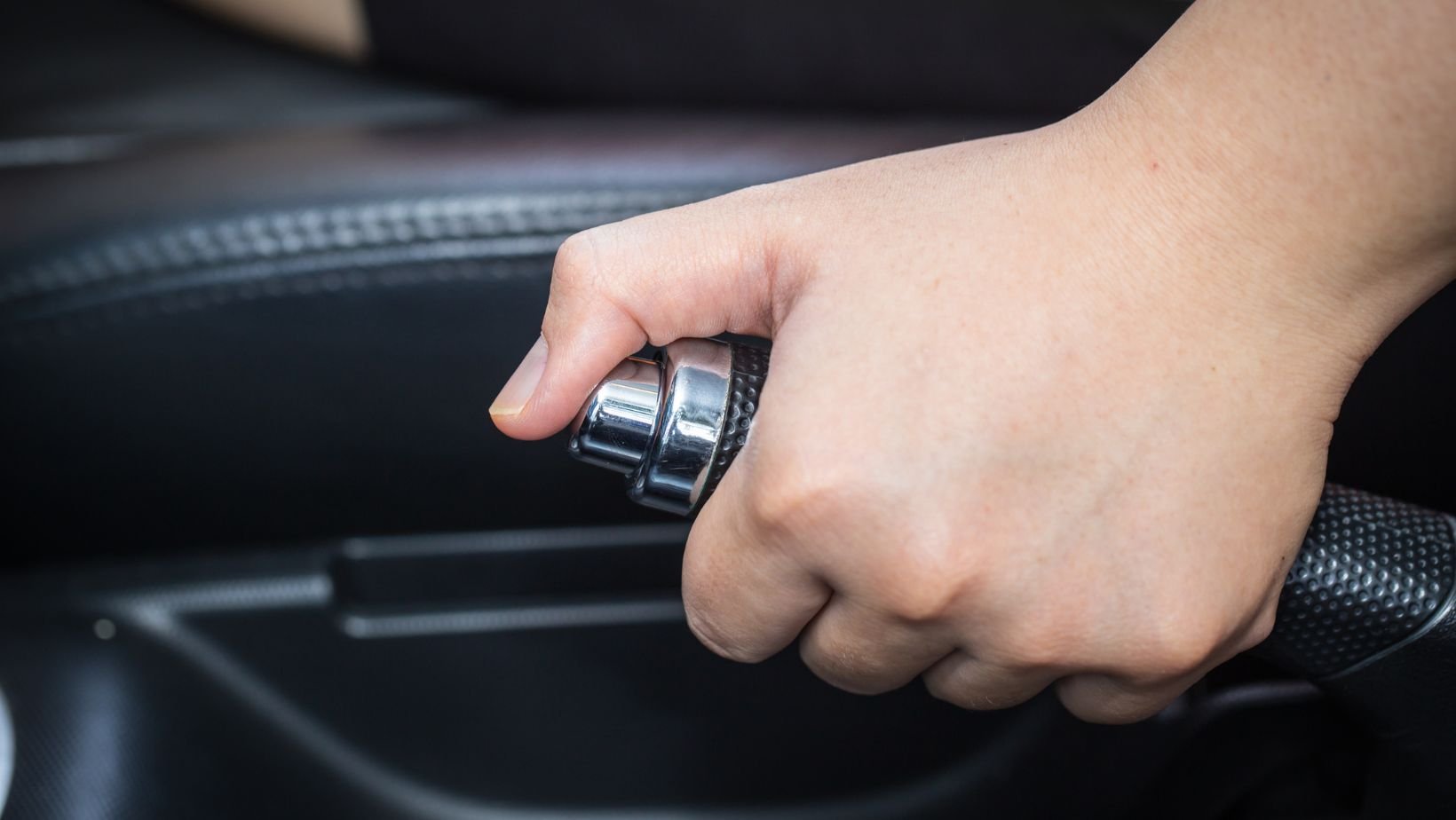 จอดรถเปลี่ยนแบตเอง