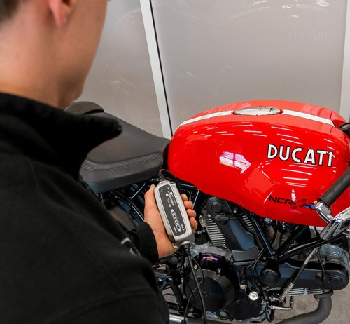 เครื่องชาร์จแบตเตอรี่รถมอเตอร์ไซค์ เครื่องชาร์จแบตเตอรี่รถมอเตอร์ไซค์