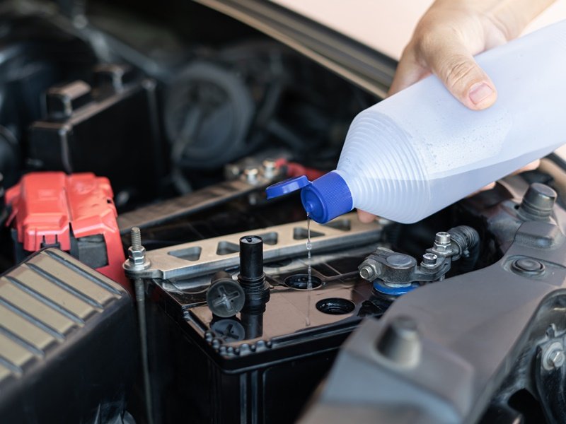 เติมน้ำกลั่นแบตเตอรี่ เติมน้ำกลั่นแบตเตอรี่