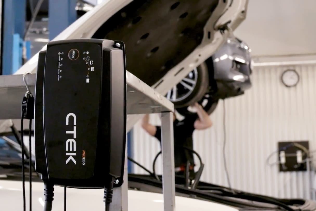 เครื่องชารจ์แบตเตอรี่ CTEK PRO25S เครื่องชารจ์แบตเตอรี่ CTEK PRO25S