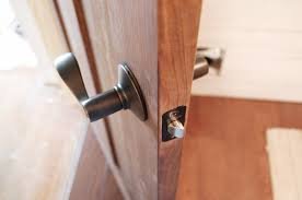 การเลือกใช้บานประตูภายในสำหรับบ้านของคุณ
