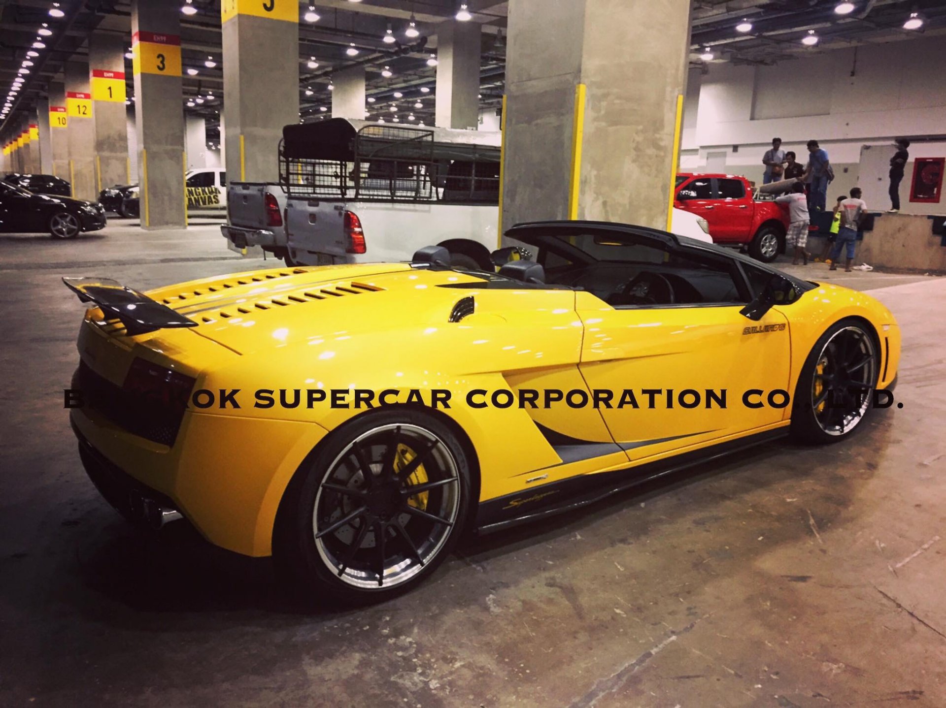 Lamborghini Gallardo Spyder มาโชว์ในบูทของ FIFA ONLINE 3 ที่ไบเทคบางนา