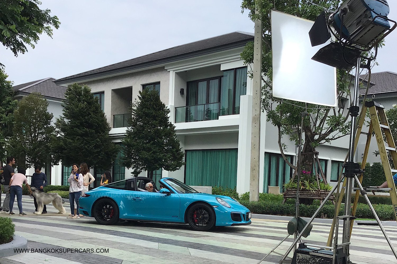 เบื้องหลังเช่ารถsupeercar ถ่ายโฆษณา รถPorsche 911 Targa เบื้องหลังเช่ารถsupeercar ถ่ายโฆษณา รถPorsche 911 Targa