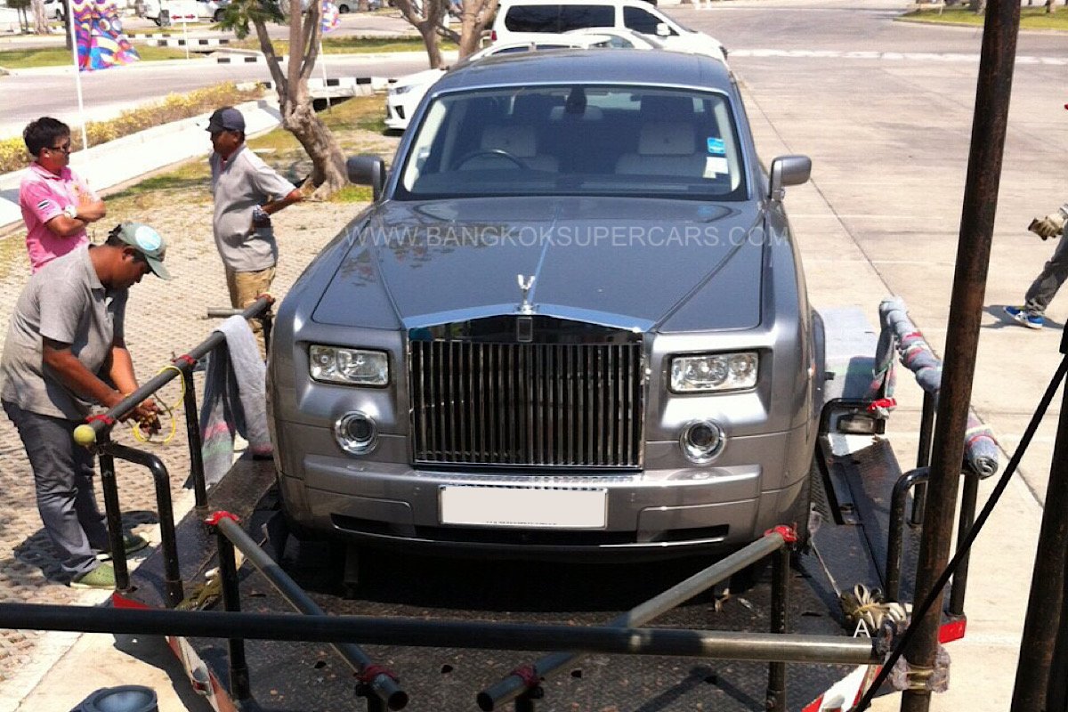 เช่ารถ Rolls Royce ถ่ายหนัง ภาพยนตร์ฟอร์มยักษ์ เช่ารถRollsRoyce เช่ารถถ่ายละคร เช่ารถถ่ายหนัง เช่ารถถ่ายโฆษณา bangkoksupercars