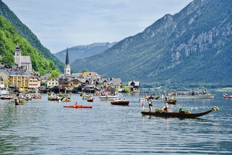 Hallstatt-Austriaทะเลสาบฮัลล์ชตัทท์ในซาลซ์คัมเมอร์กุท