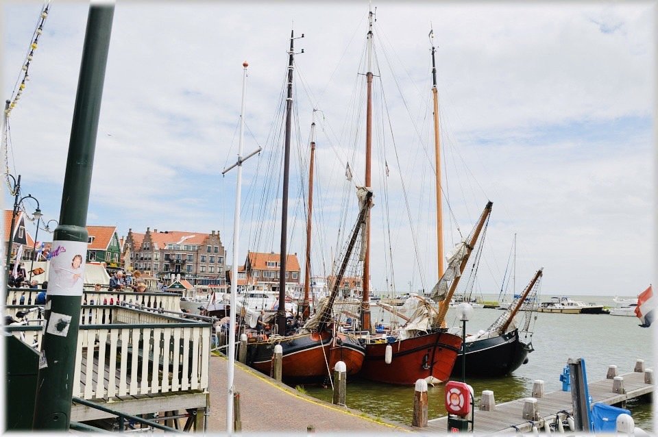 Volendam-Netherlands โรงประมูลปลาในอดีตที่มีความสวยงาม