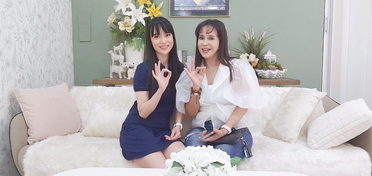 ถ่ายทำทีวีช้อปปิ้งของช่อง9 MCOT กับแม่ปริก คุณแอ๊ว อำภา ถ่ายทำทีวีช้อปปิ้งของช่อง9 MCOT กับแม่ปริก คุณแอ๊ว อำภา