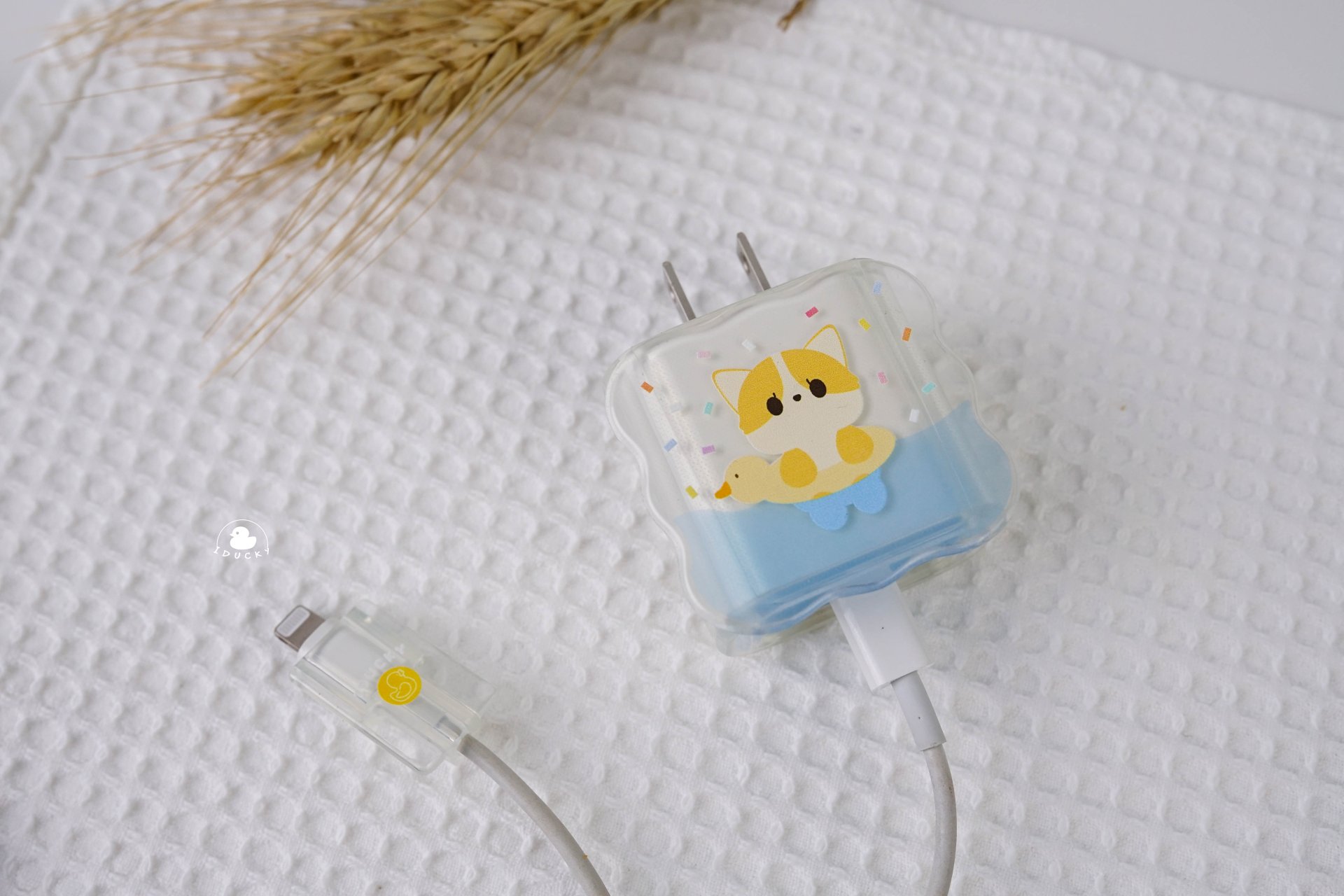 เคสอะแดปเตอร์และที่ถนอมสายชาร์จ เคสอะแดปเตอร์และที่ถนอมสายชาร์จ