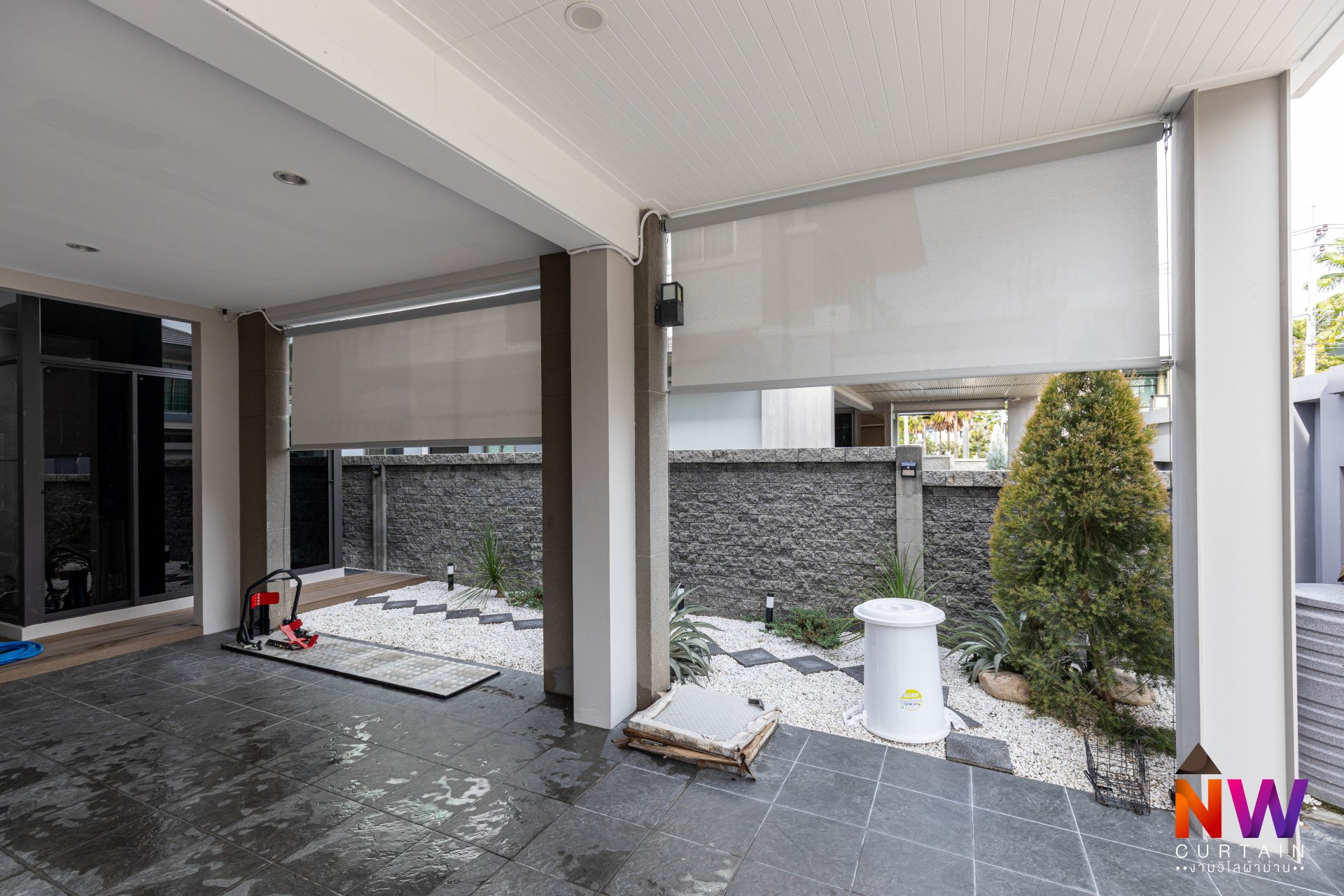 Exterior roller blinds