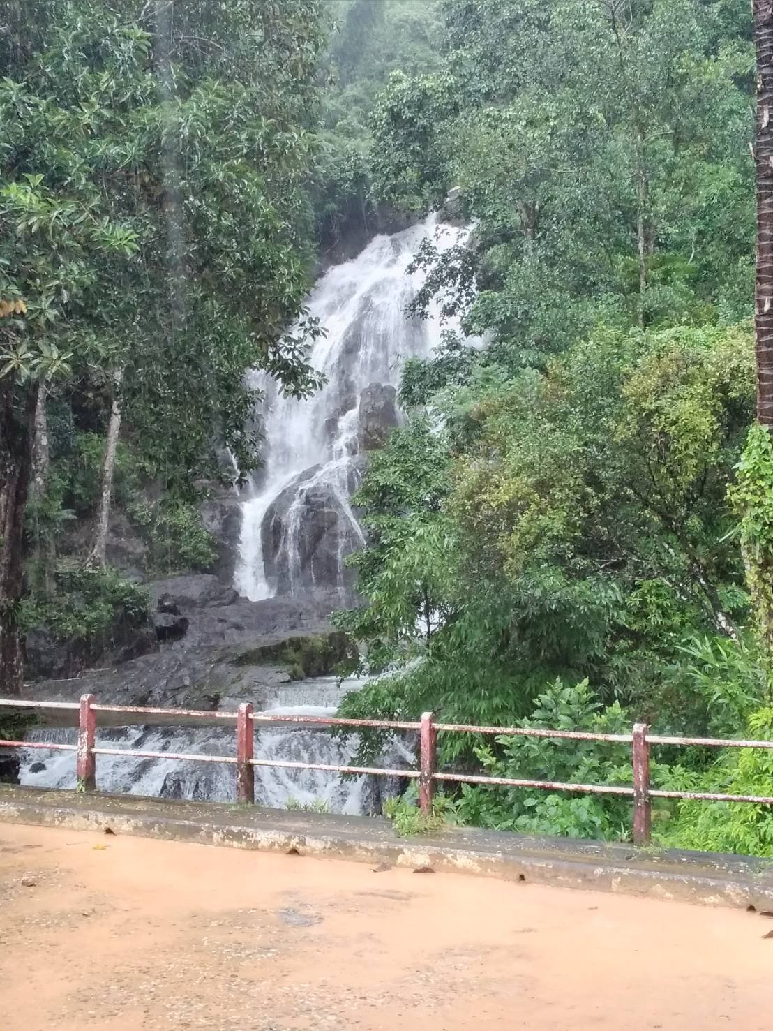 Punyaban Waterfall น้ำตกปุญญบาล 