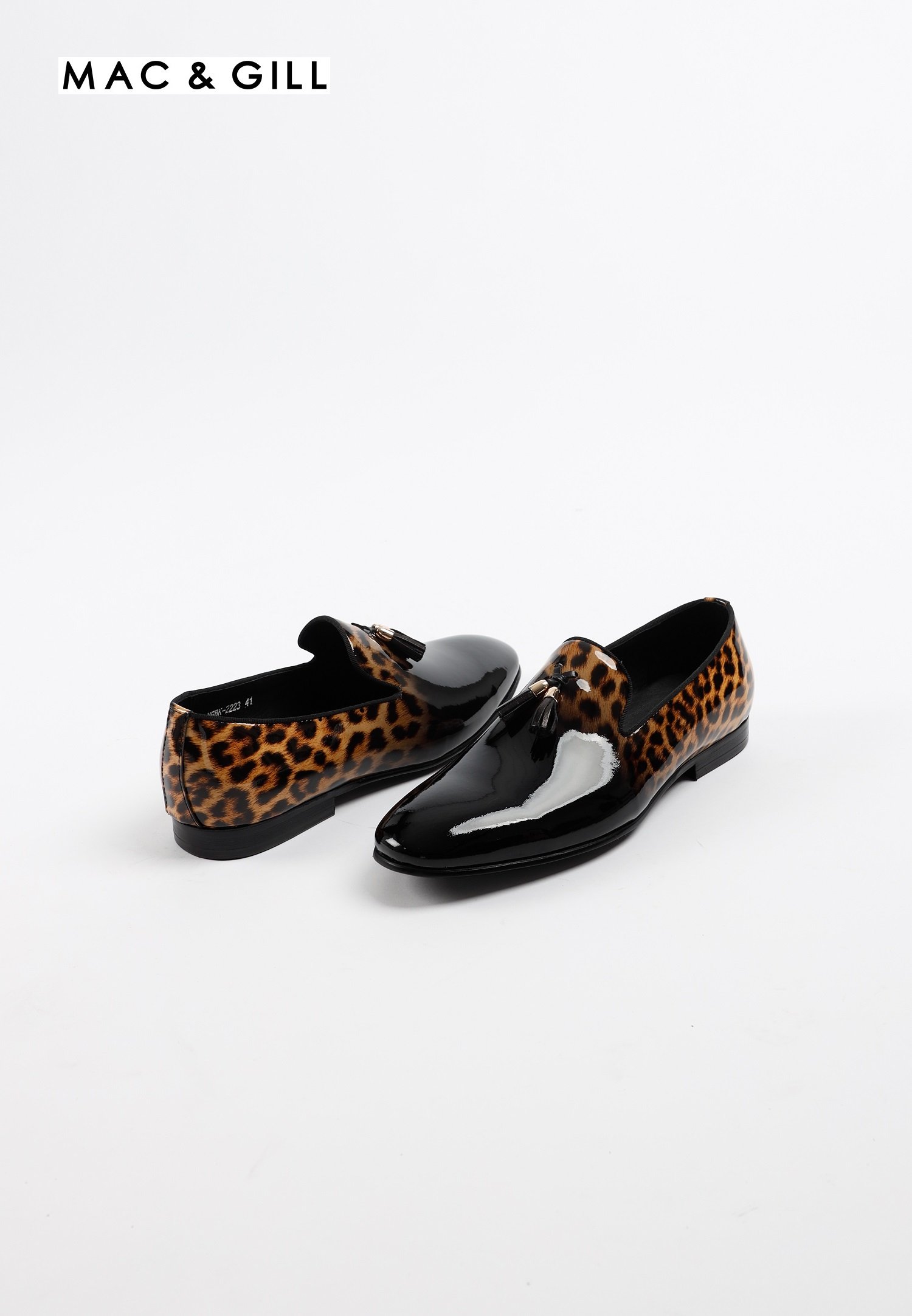 รองเท้าผู้ชายหนังแท้แบบสวมสีดำทูโทนหนังแก้วลายเสือดาวดำ โลฟเฟอร์Leopard in Patent Leather Tassel Loafer