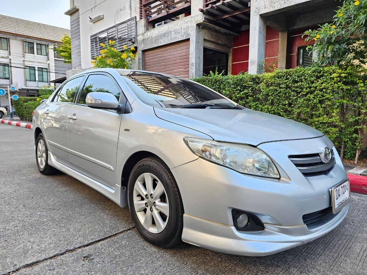2010 TOYOTA  ALTIS สีเงิน