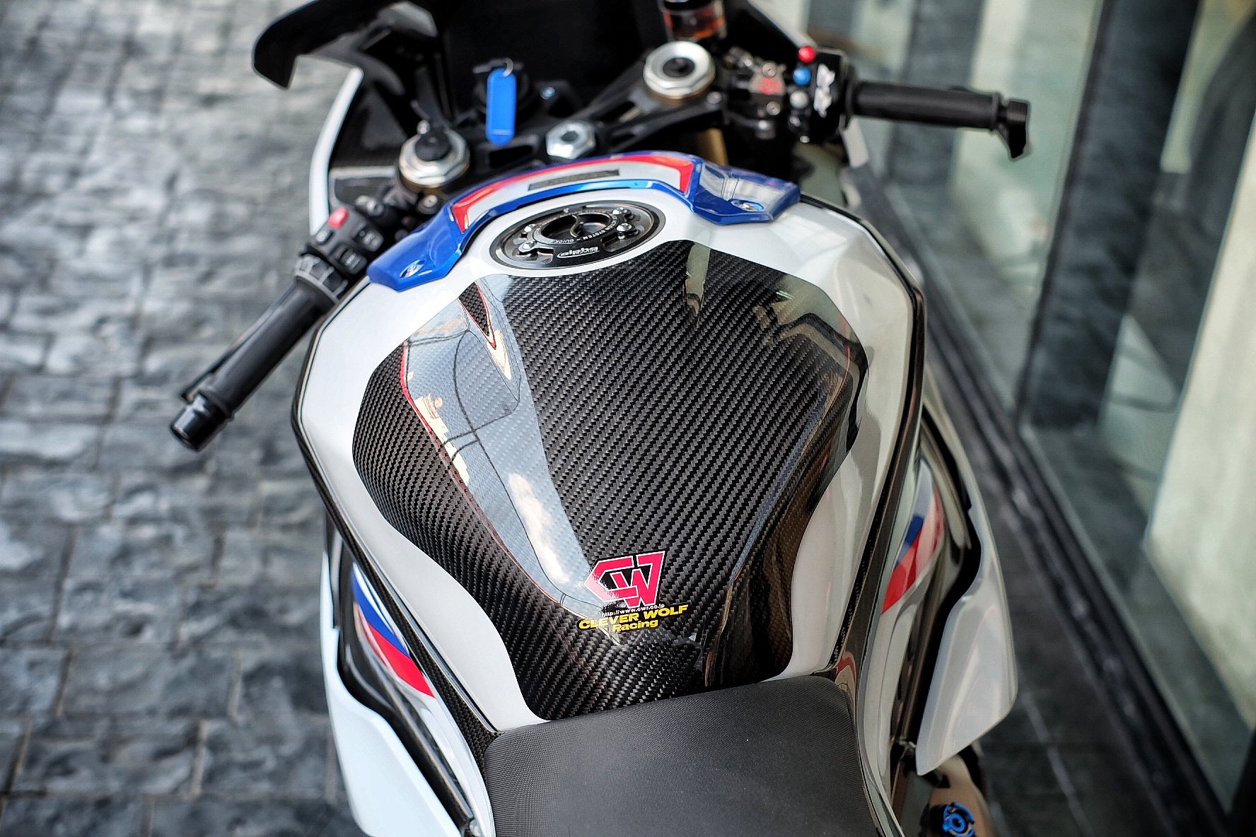 CLEVERWOLF CARBON TANK PAD PROTECTOR BMW S1000RR 2019-2022