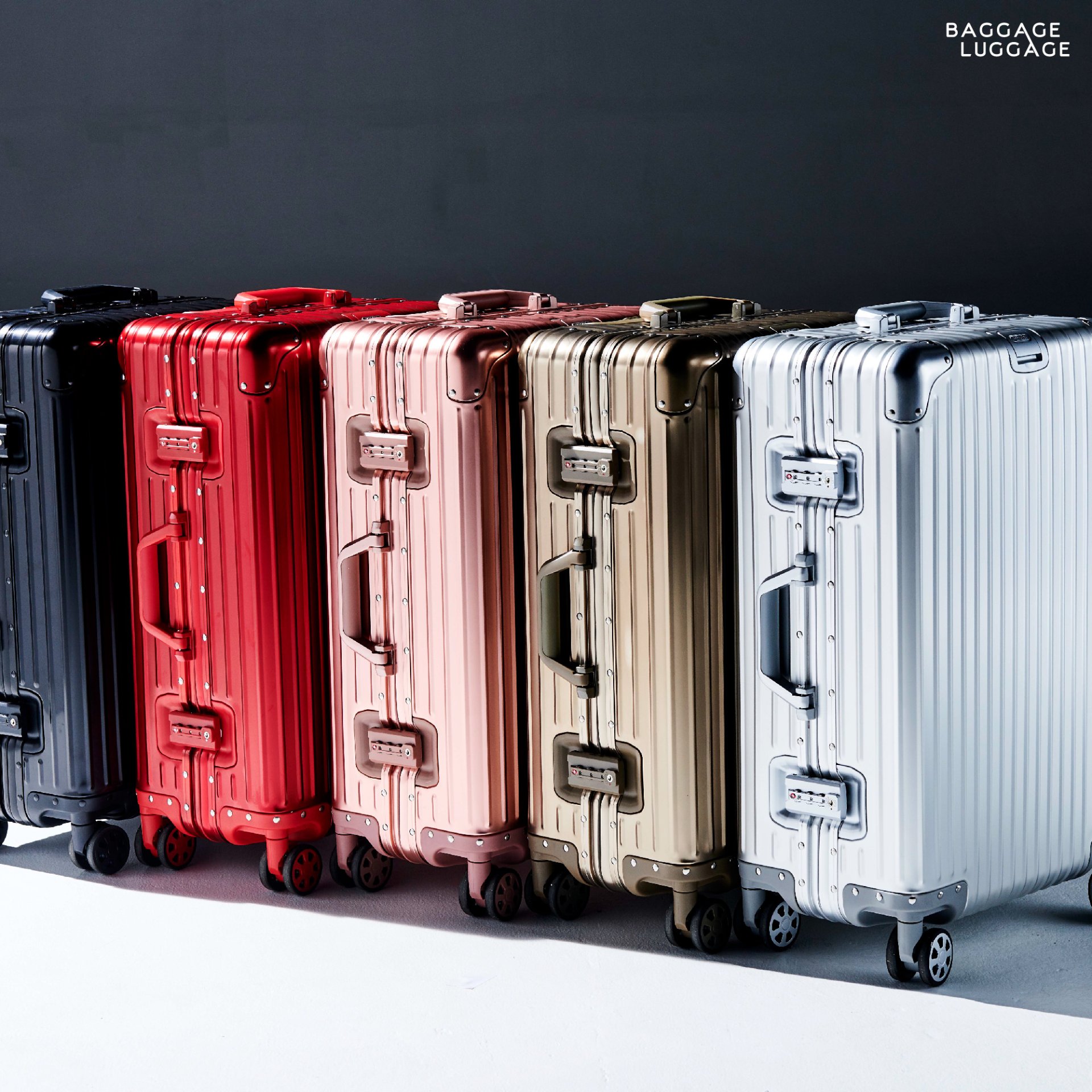 Rimowa Rimowa Classic Cabin S 21 Luggage-Silver (Luggage,16-22 Cabin)