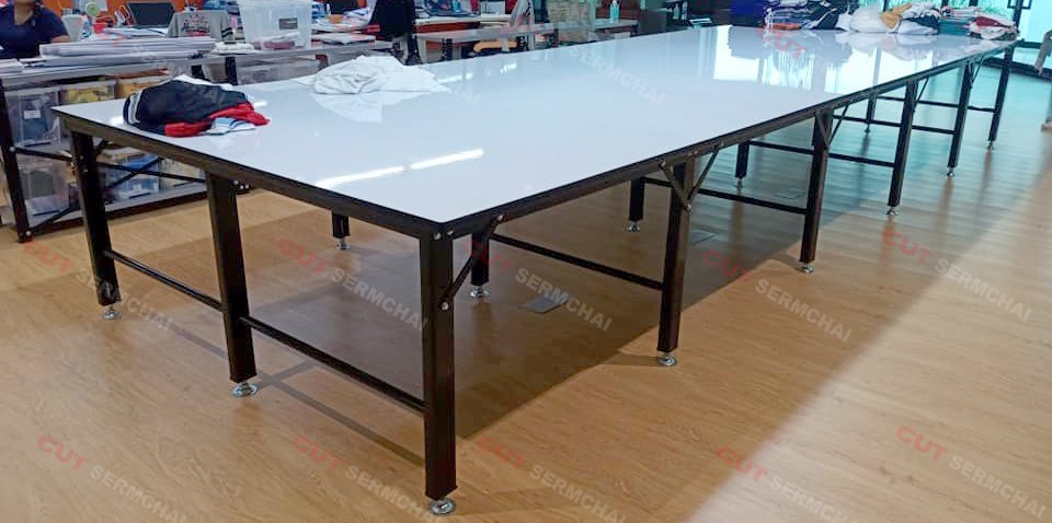 โต๊ะตัดผ้า โต๊ะตัดผ้า