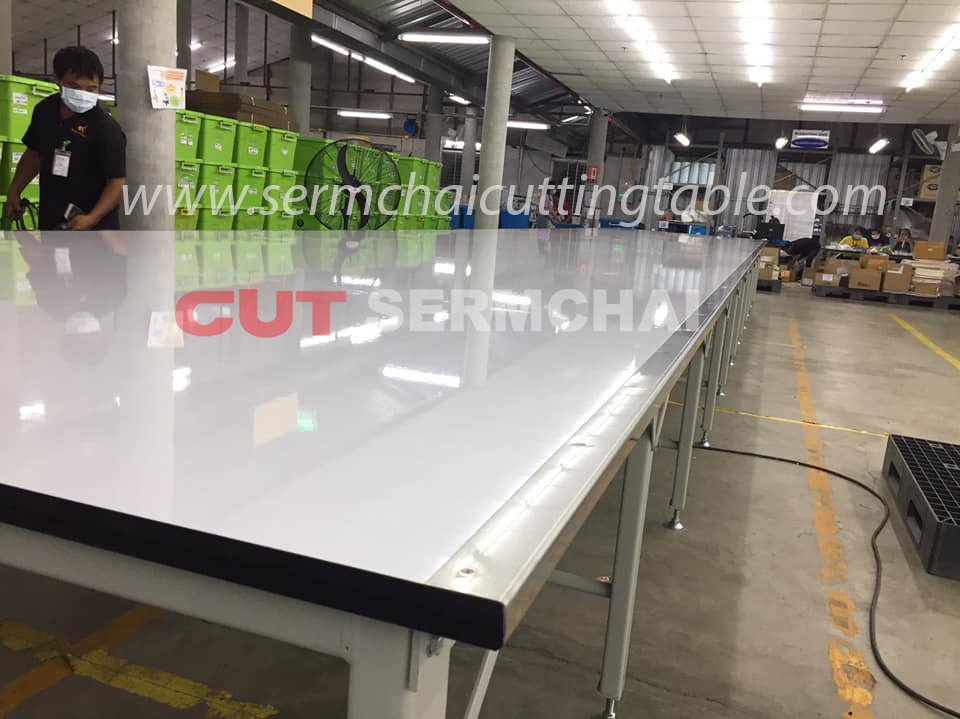 โต๊ะตัดผ้า โต๊ะตัดผ้า