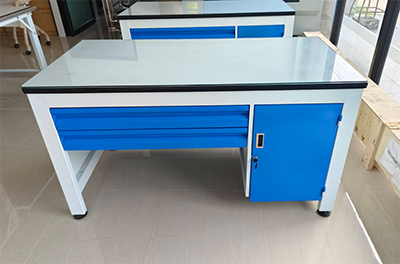 โต๊ะทำงาน